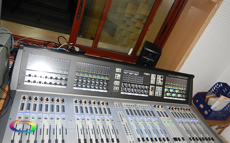 舞臺吊桿、繩索、舞臺臺上下機械及系統等維護檢修