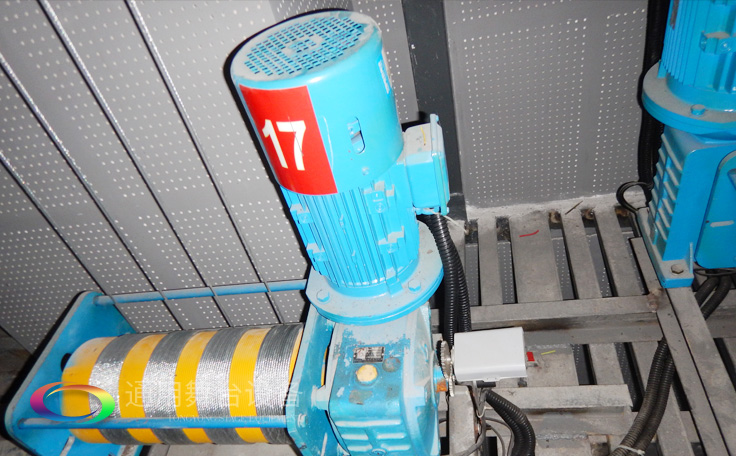 珠海一中多功能文體中心由通用舞臺吊桿設(shè)計，安裝與施工，項目現(xiàn)已竣工投入使用中！全面滿足了學(xué)術(shù)報告、技術(shù)培訓(xùn)、文藝演出等活動需求！