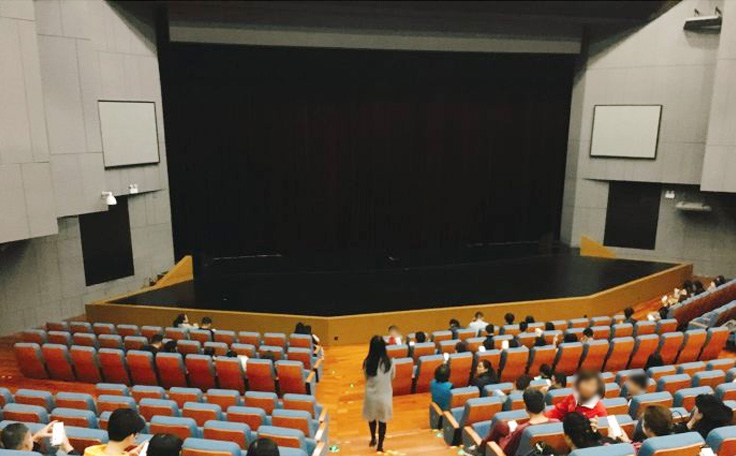 通用舞臺吊桿承接東莞市民藝術中心及工人文化宮舞臺劇場項目！項目包括舞臺吊桿、舞臺燈光、舞臺機械等工程項目及配套提供設計與安裝，深受客戶好評。