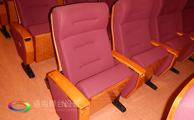 靚爆鏡的廣科院松山湖新校區(qū)多功能報(bào)告廳!報(bào)告廳舞臺(tái)機(jī)械及舞臺(tái)吊桿等建設(shè)項(xiàng)目由通用舞臺(tái)承建