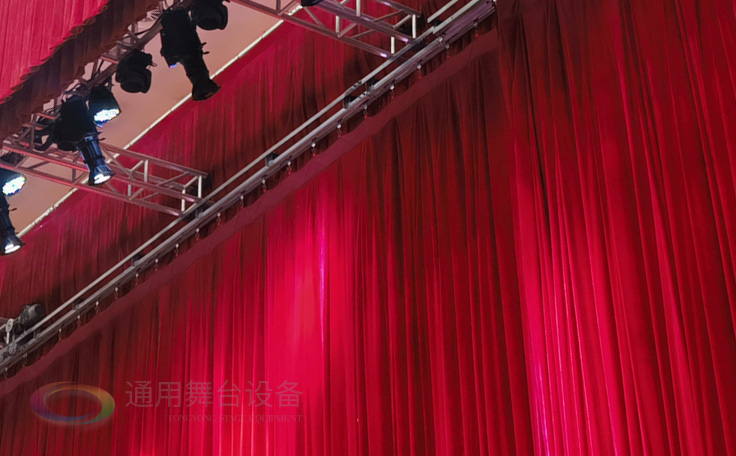 泰州通用舞臺(tái)訂做阻燃防火幕布電動(dòng)吊桿升降幕布