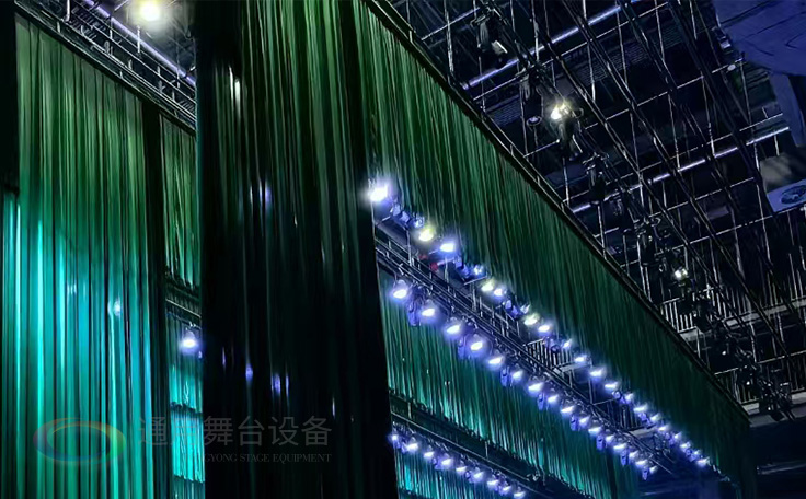 通用舞臺設備興化將軍路小學報告廳舞臺吊桿項目交付